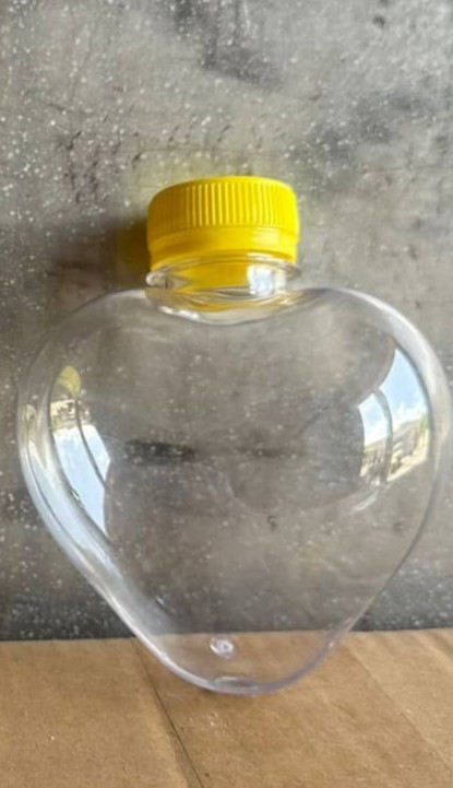 Pièce bouteille plastique vide en coeur 250ml par 12pcs
